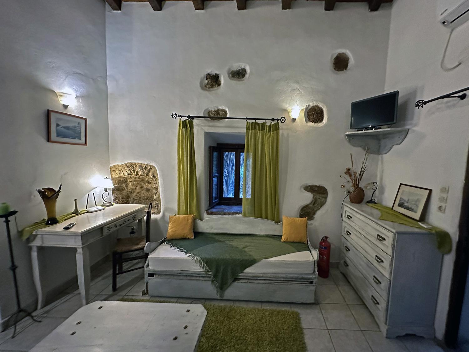 Porfyrousa Traditional Hotel Milopotamos  المظهر الخارجي الصورة