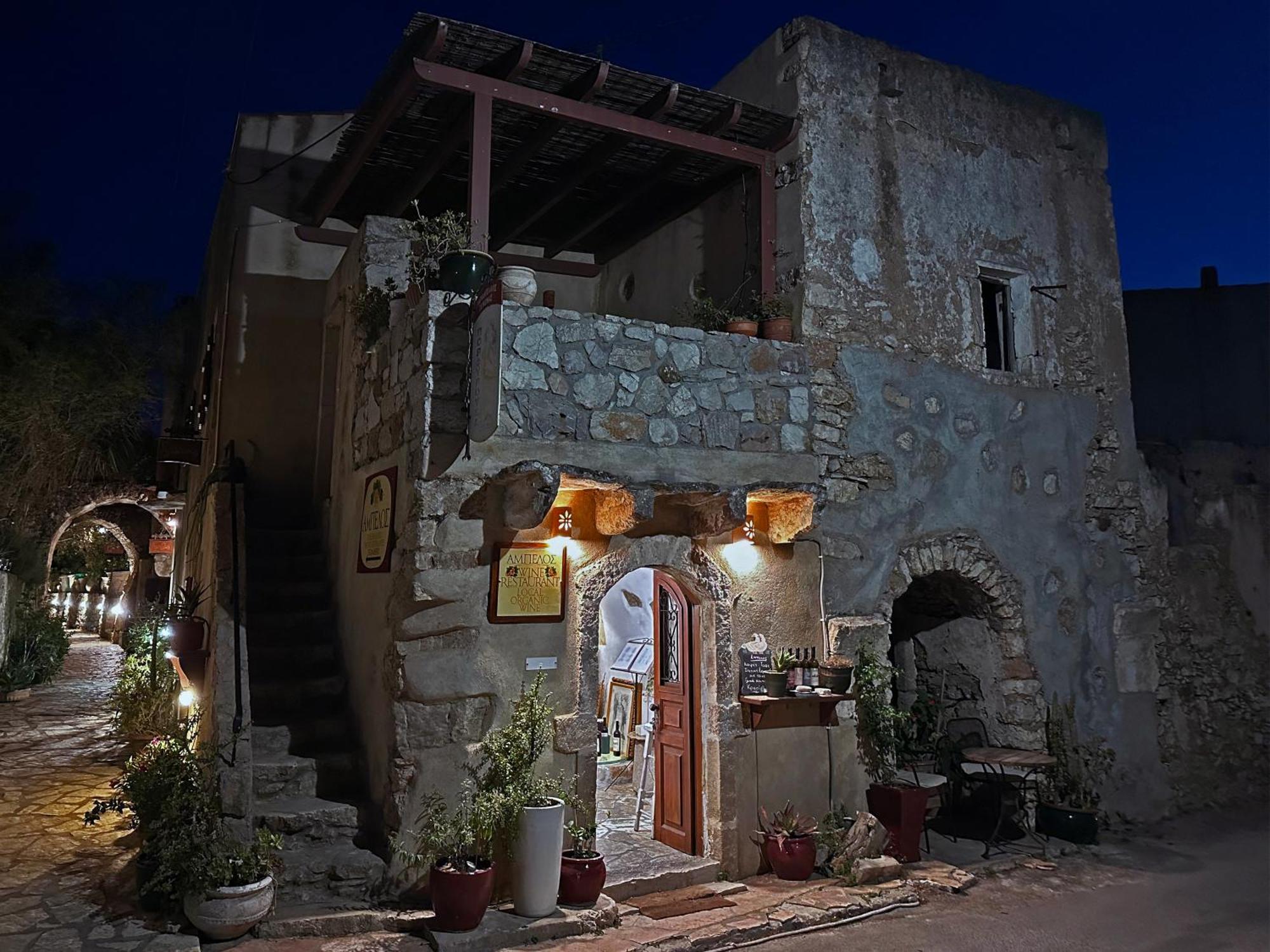 Porfyrousa Traditional Hotel Milopotamos  المظهر الخارجي الصورة