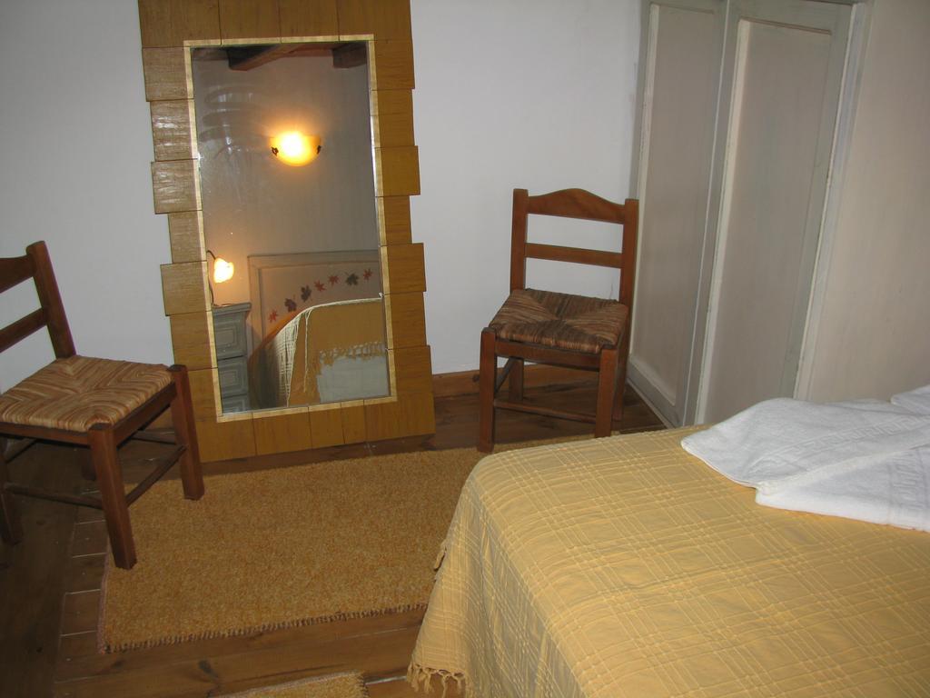 Porfyrousa Traditional Hotel Milopotamos  المظهر الخارجي الصورة