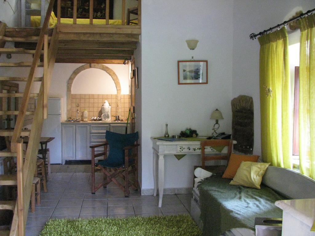 Porfyrousa Traditional Hotel Milopotamos  المظهر الخارجي الصورة