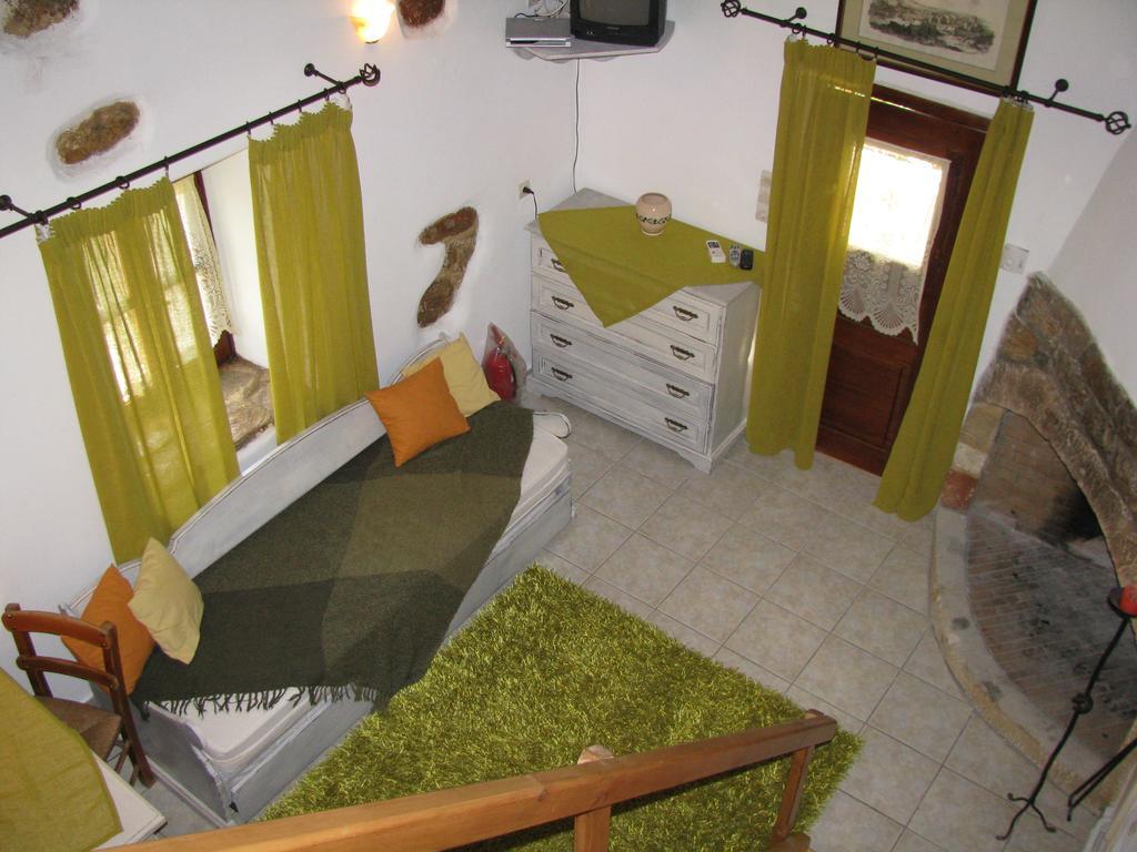 Porfyrousa Traditional Hotel Milopotamos  المظهر الخارجي الصورة