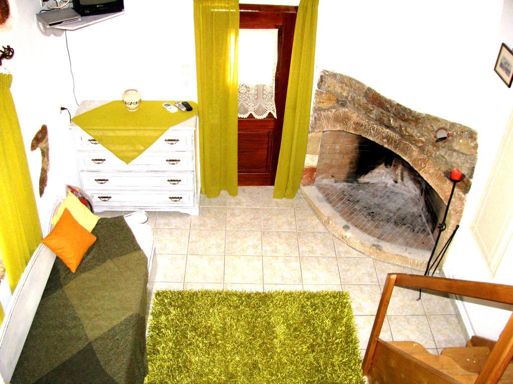 Porfyrousa Traditional Hotel Milopotamos  المظهر الخارجي الصورة
